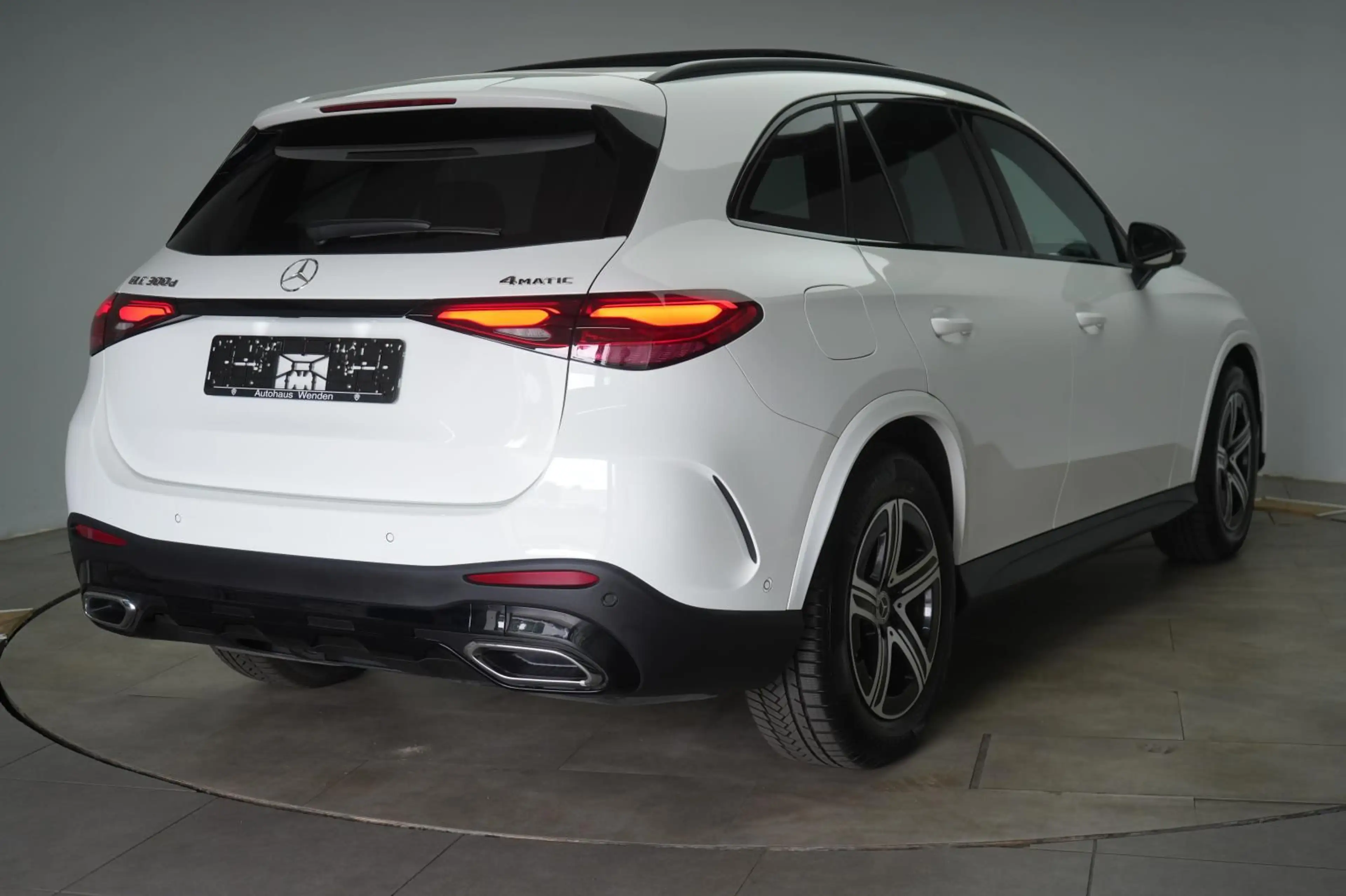 Mercedes-Benz GLC 300 d 4Matic Edition AMG Distronic/Kamera/Bu — photo 5