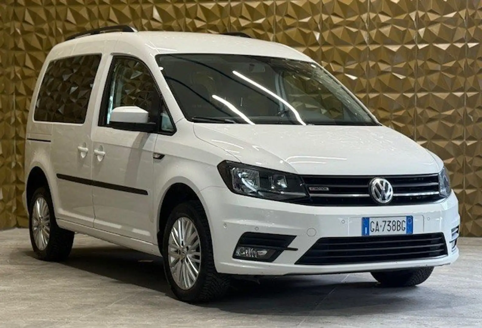 Volkswagen Caddy 2.0 TDI 150CV 4motion DSG Highline Bianco - 2