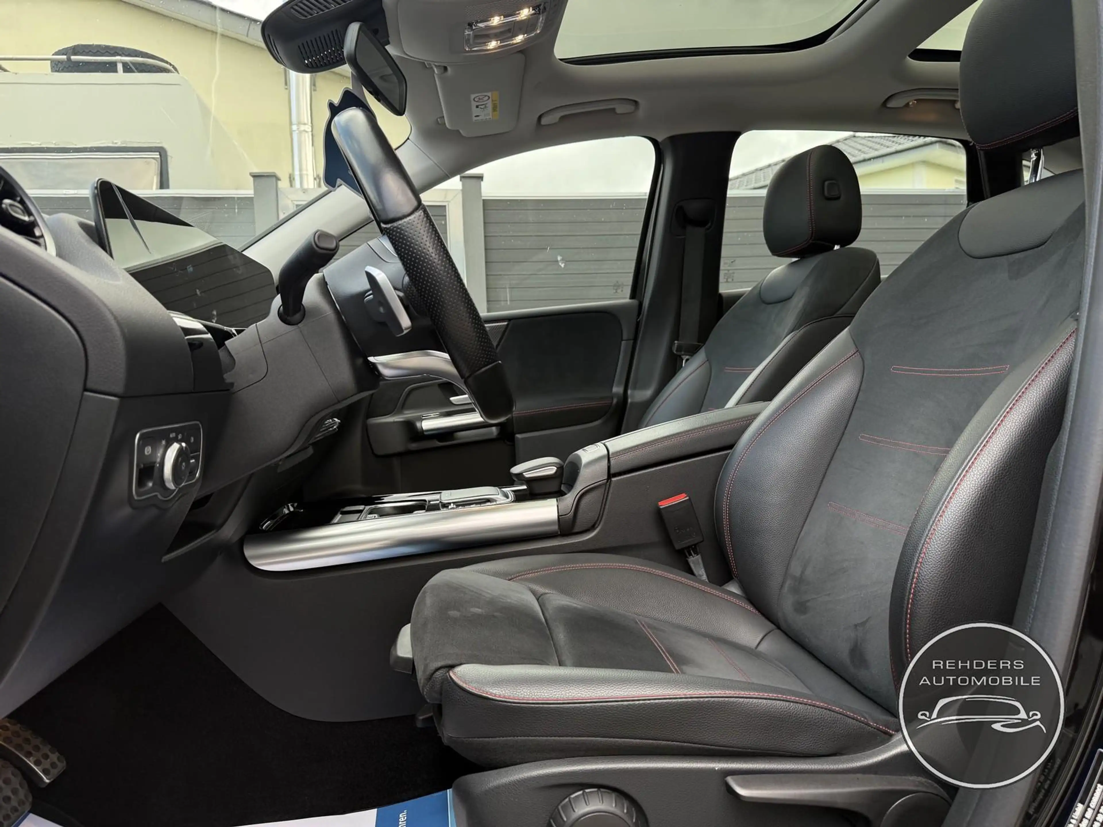 Mercedes-Benz B 250 e Pano SHZ Navi LED AMG 1.Hand Scheckheft — photo 13