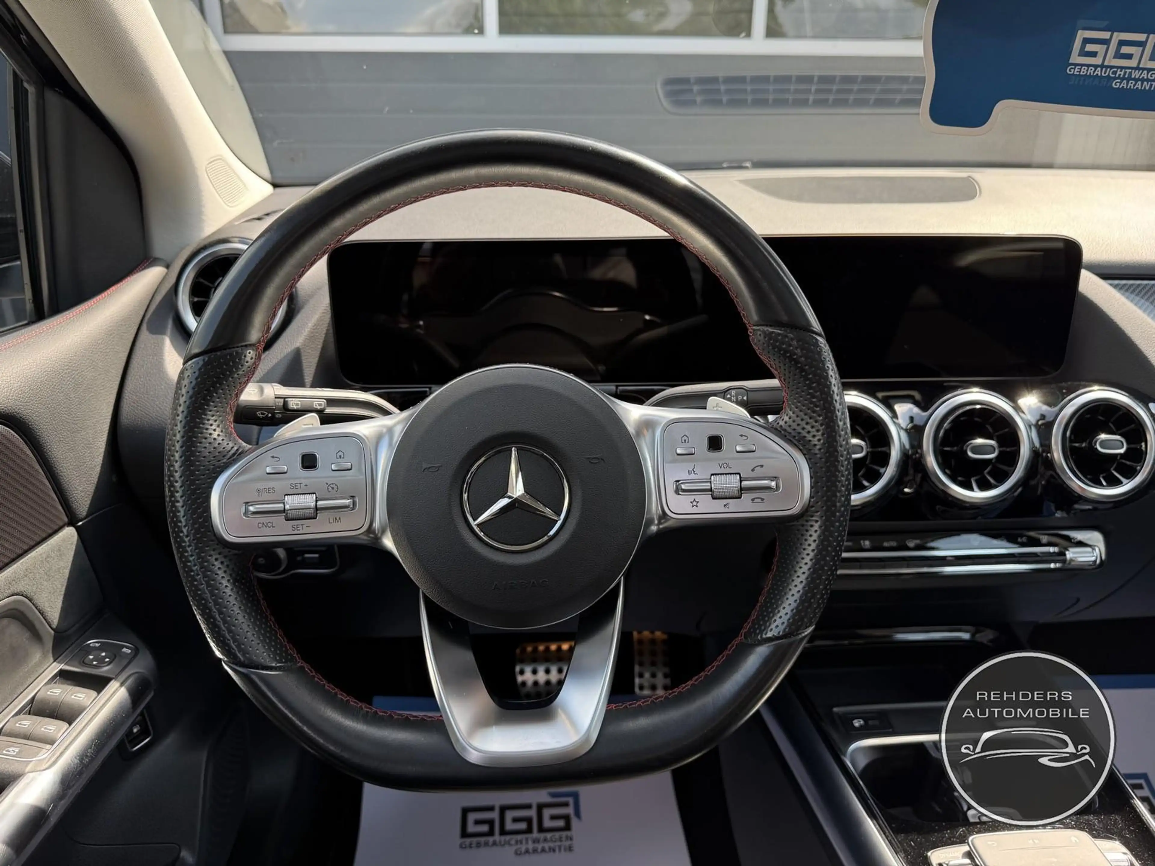 Mercedes-Benz B 250 e Pano SHZ Navi LED AMG 1.Hand Scheckheft — photo 14