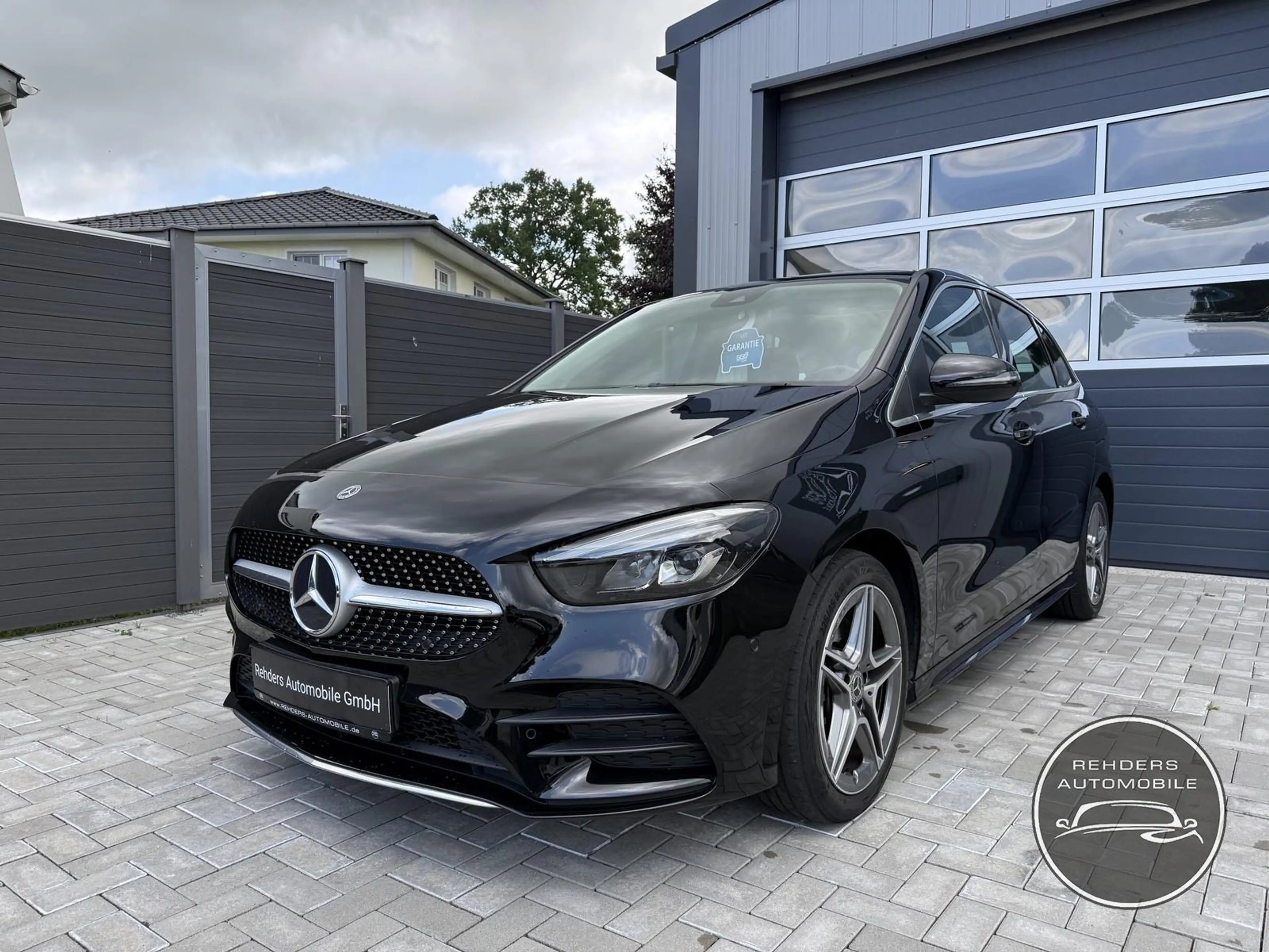 Mercedes-Benz B 250 e Pano SHZ Navi LED AMG 1.Hand Scheckheft — photo 2