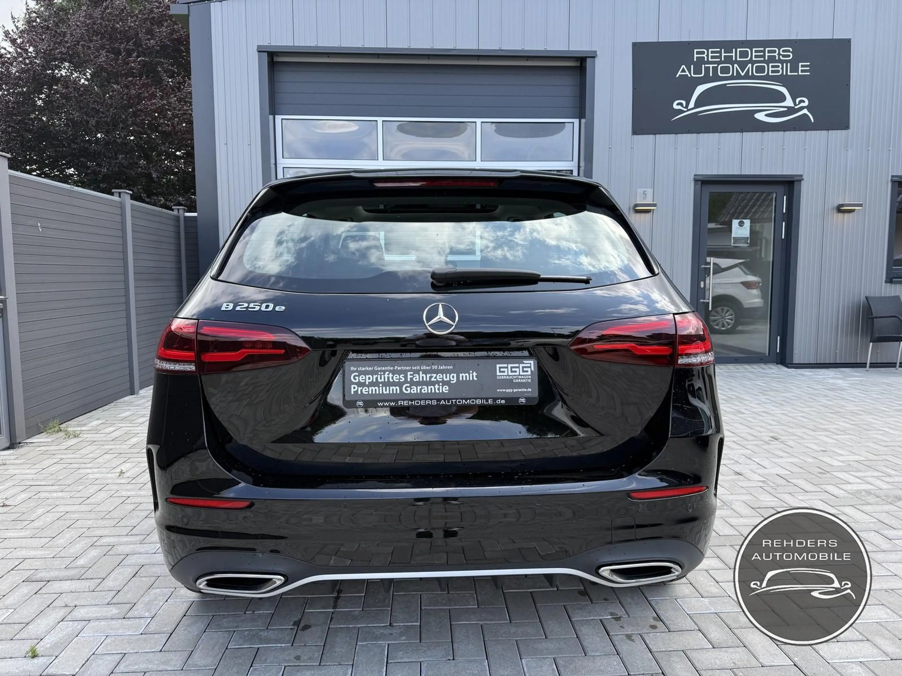 Mercedes-Benz B 250 e Pano SHZ Navi LED AMG 1.Hand Scheckheft — photo 9