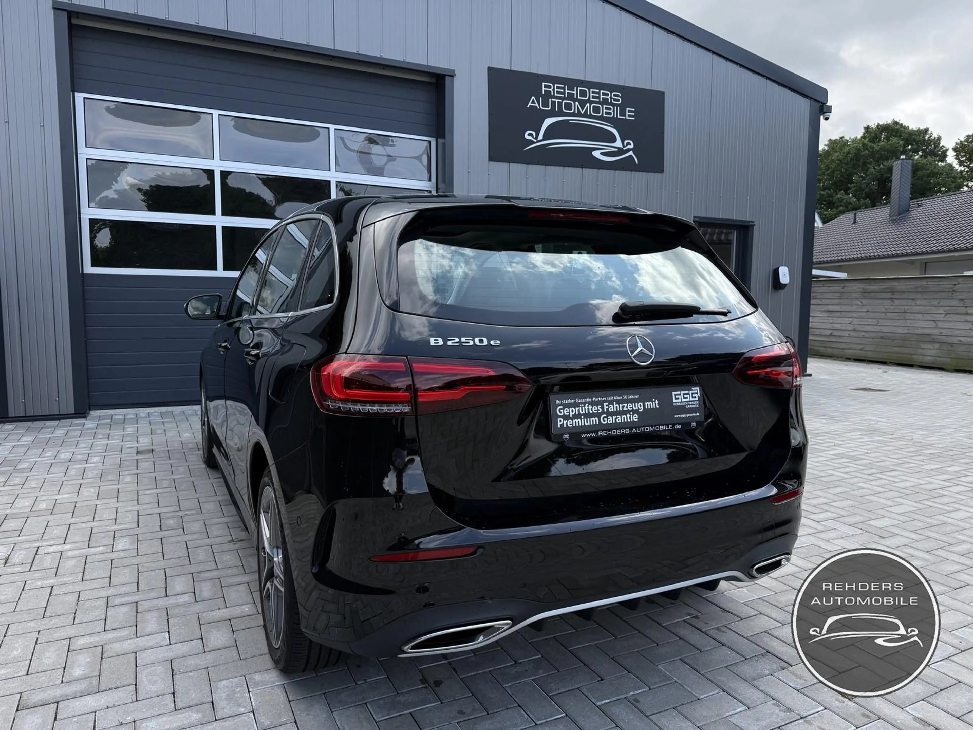 Mercedes-Benz B 250 e Pano SHZ Navi LED AMG 1.Hand Scheckheft — photo 8