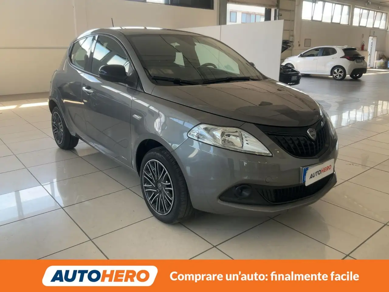 Lancia Ypsilon 2024 — фото 8