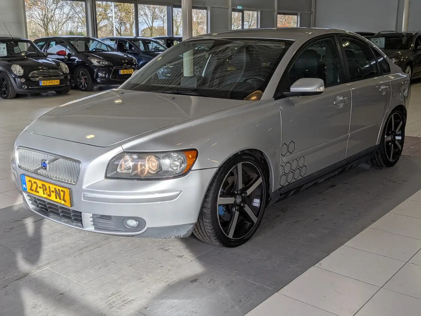 Volvo S40 2.4 Elite Automaat Airco, Cruise Control, Stuurbek Gris - 2