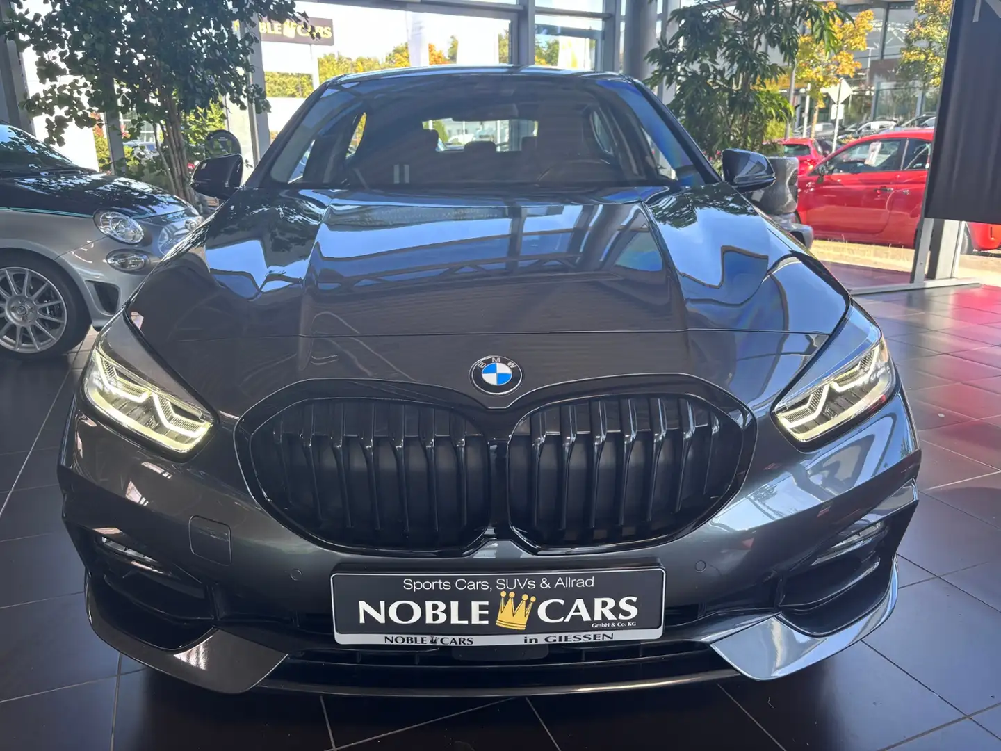 BMW 118 i Sport Line KLIMA LED NAVI ALU Grau - 2