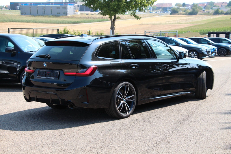 BMW 320 d xDrive Touring LEDER*AHK*HUD*STHZNG M Sport — photo 4