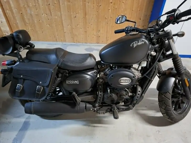 Hyosung GV 300