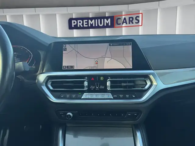 BMW 4 Series view 14