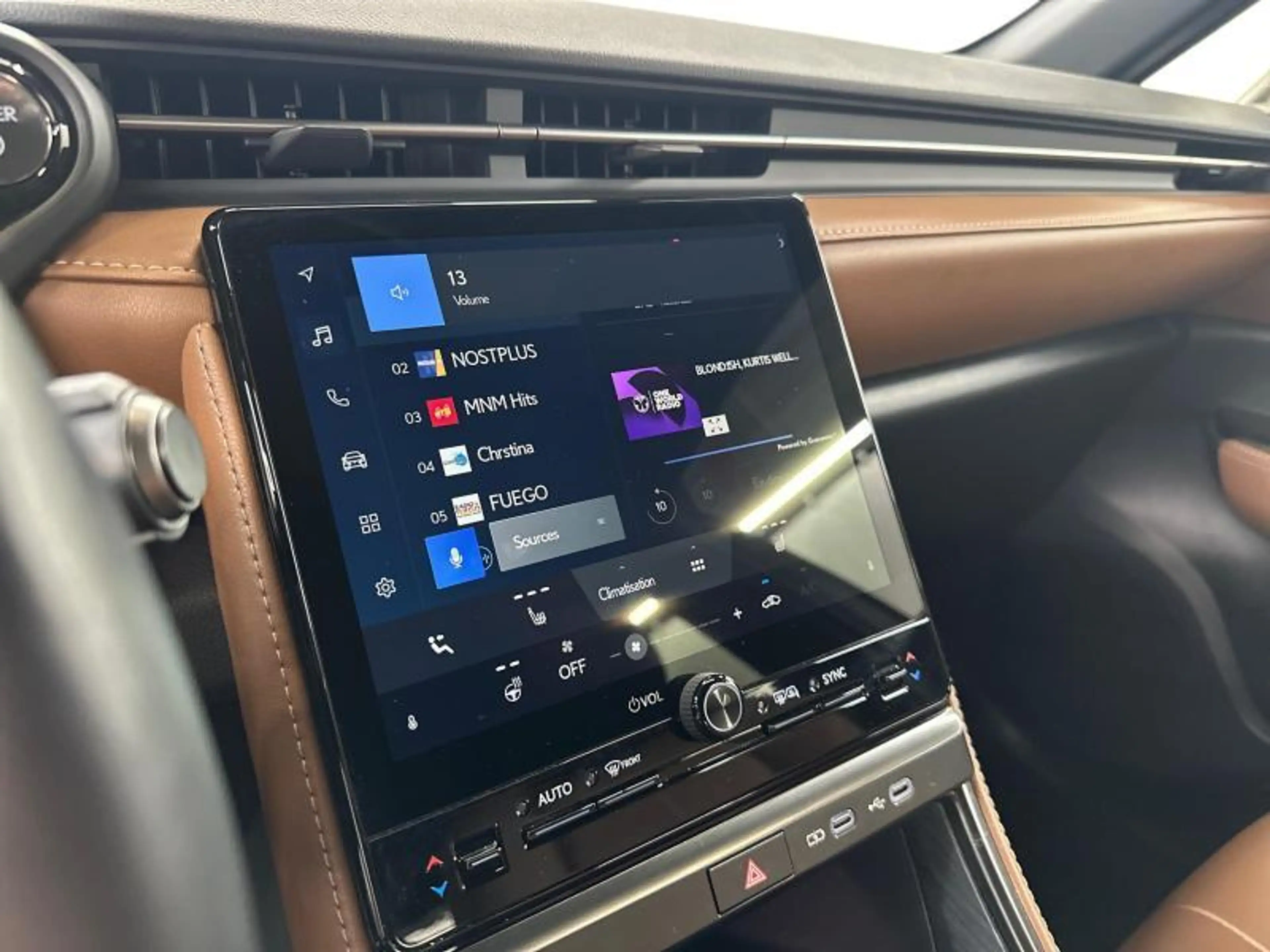 Lexus LBX 136hp HEV Relax — photo 13