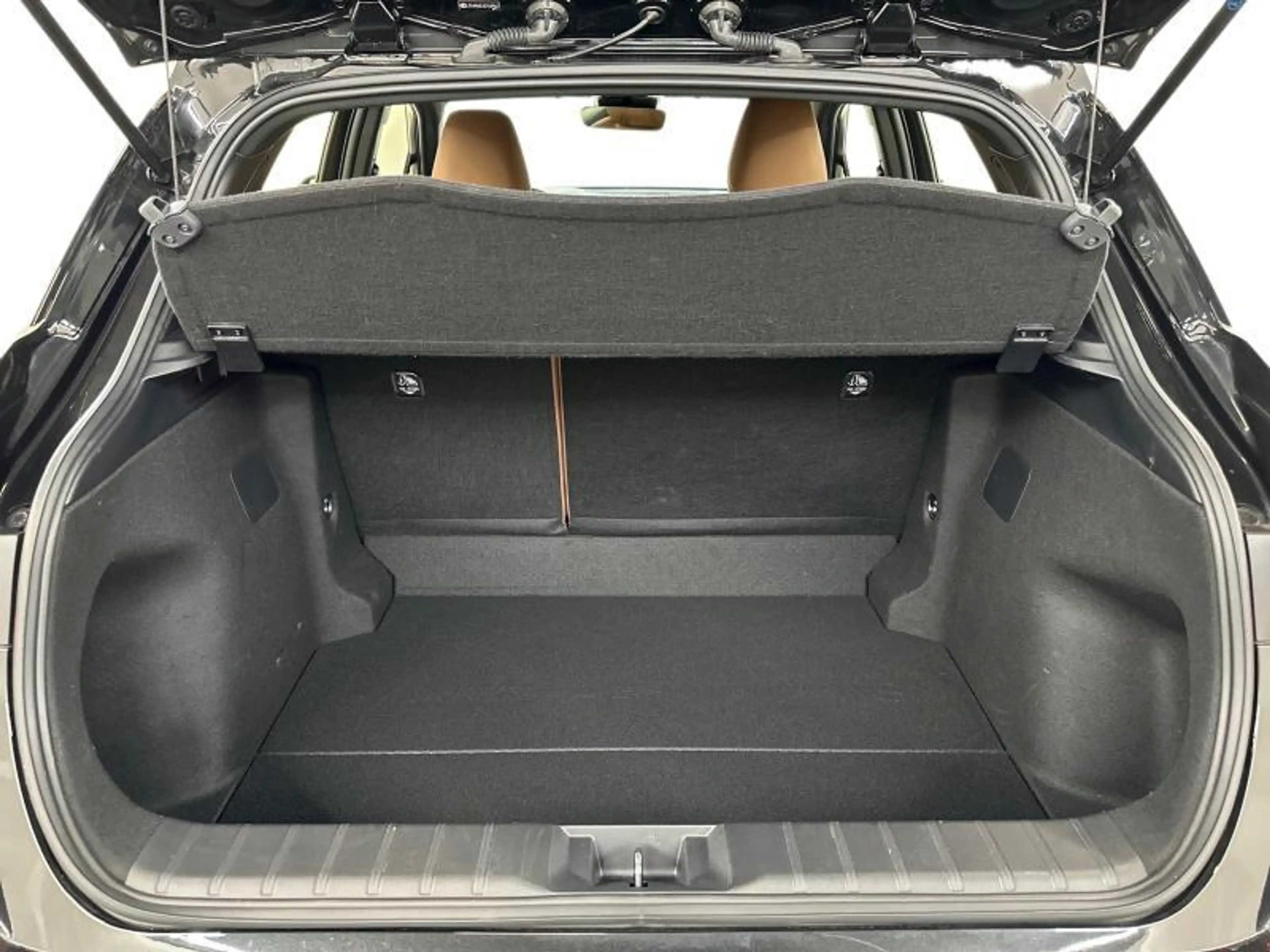 Lexus LBX 136hp HEV Relax — photo 11