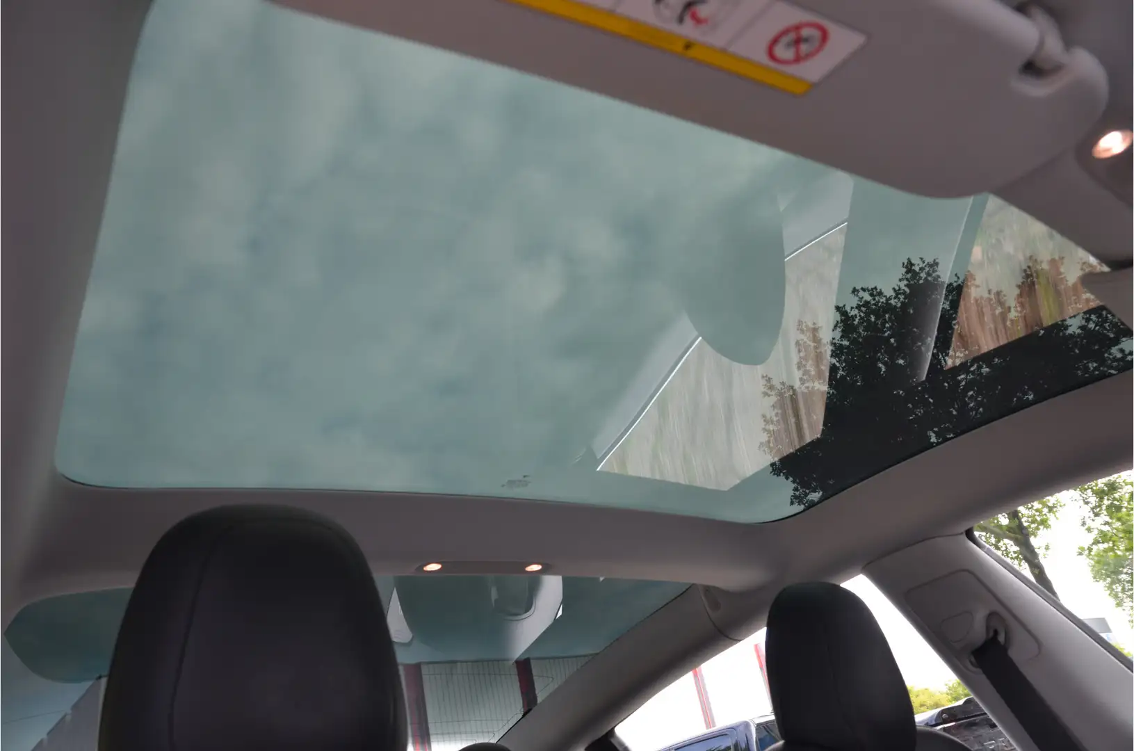 Tesla Model 3 Long Range AWD 75 kWh AutoPilot Blanco - 2