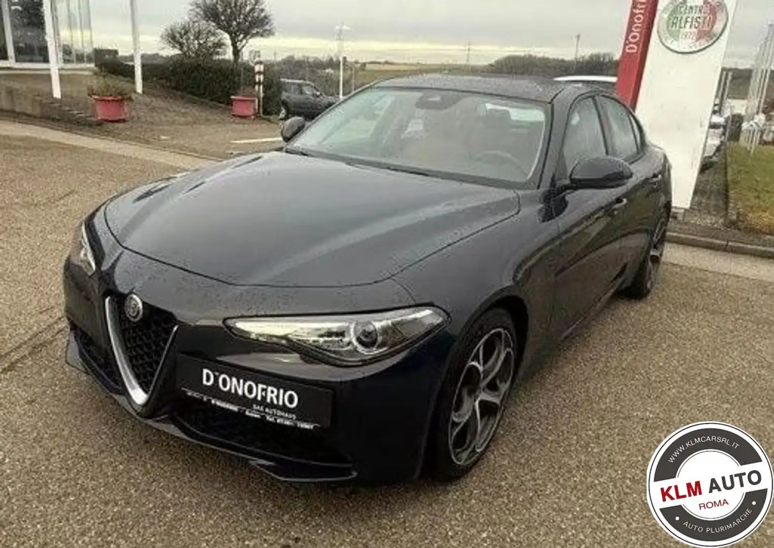 Alfa Romeo Giulia 2.0 Turbo 200 CV AT8 Super Tetto Pano Noir - 1