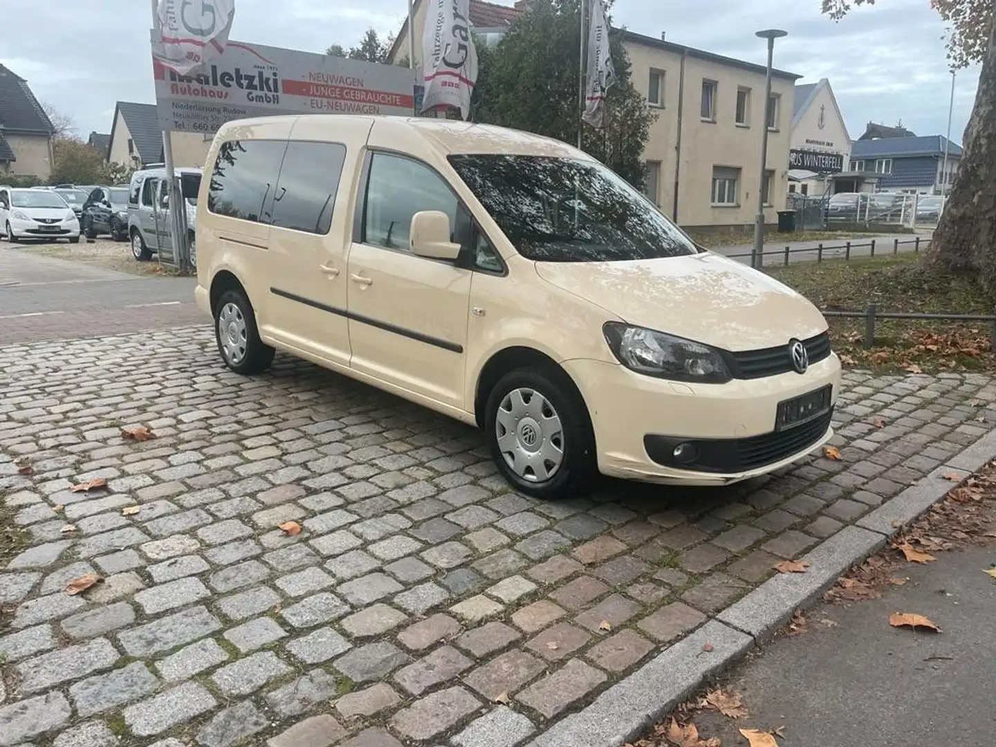 Volkswagen Caddy 2.0 TDI Maxi Kombi*Taxi*7.Sitze*DSG* Amarillo - 1