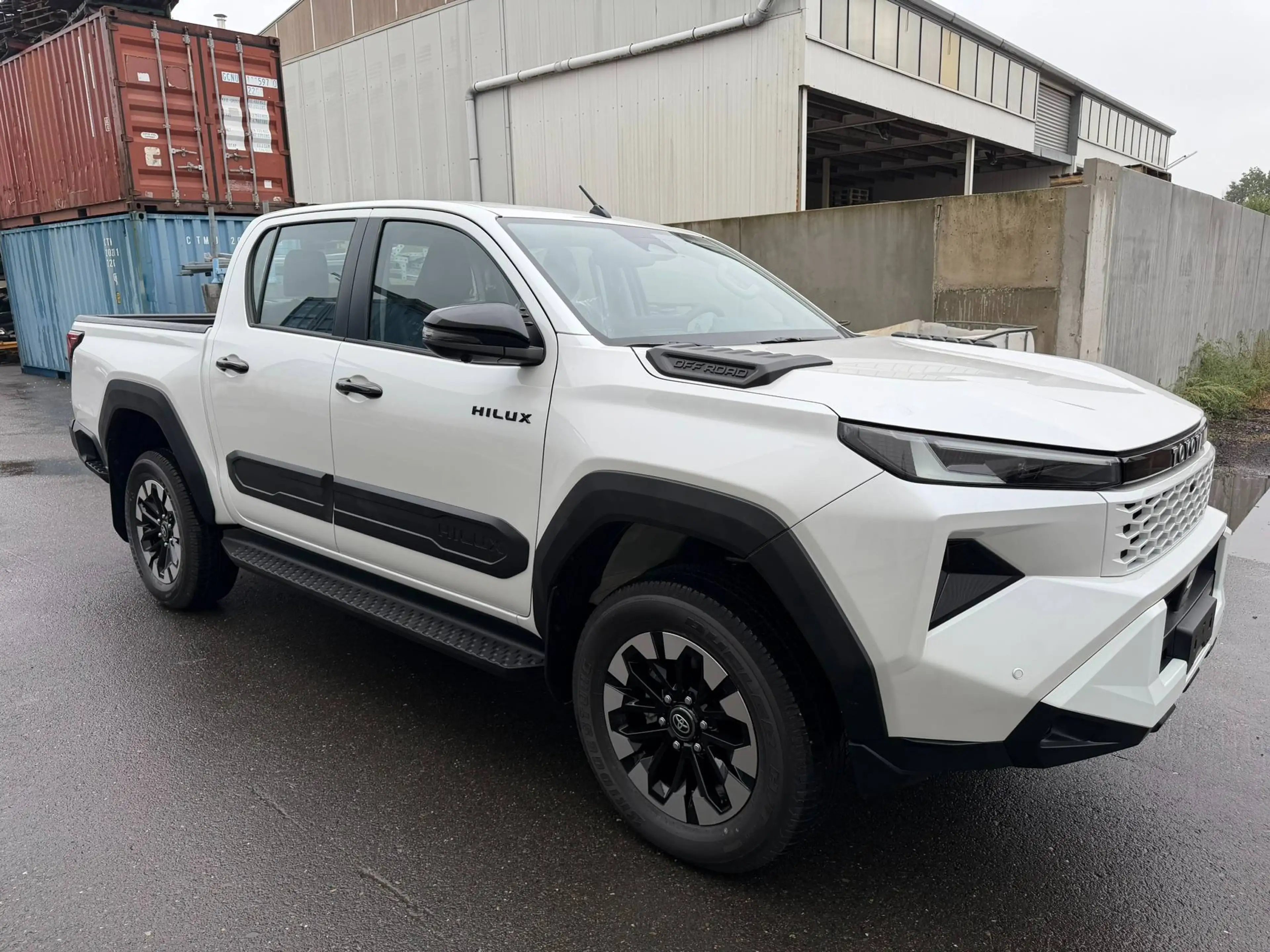 Toyota Hilux 2.8 Diesel Invincible — photo 5