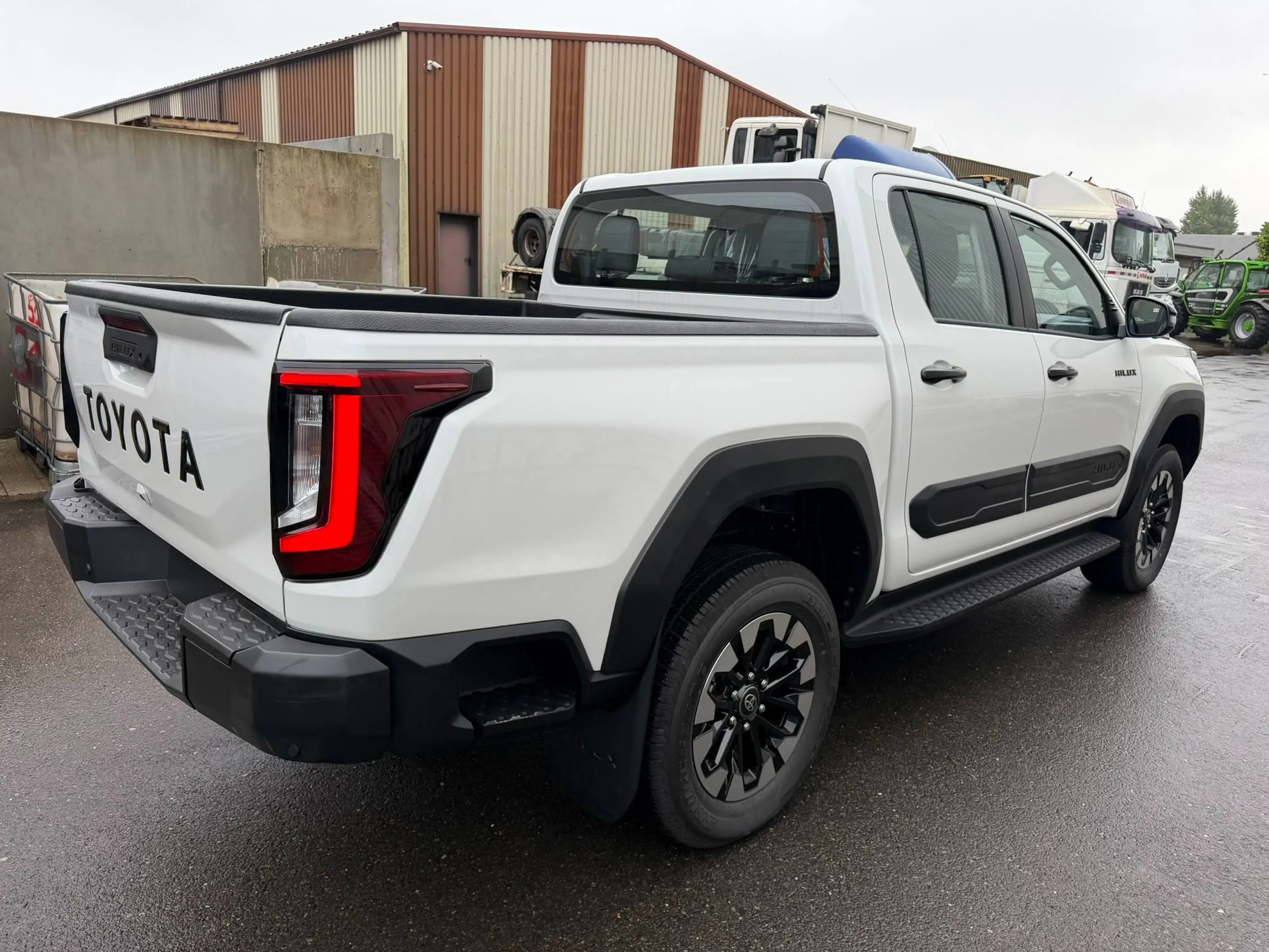 Toyota Hilux 2.8 Diesel Invincible — photo 4