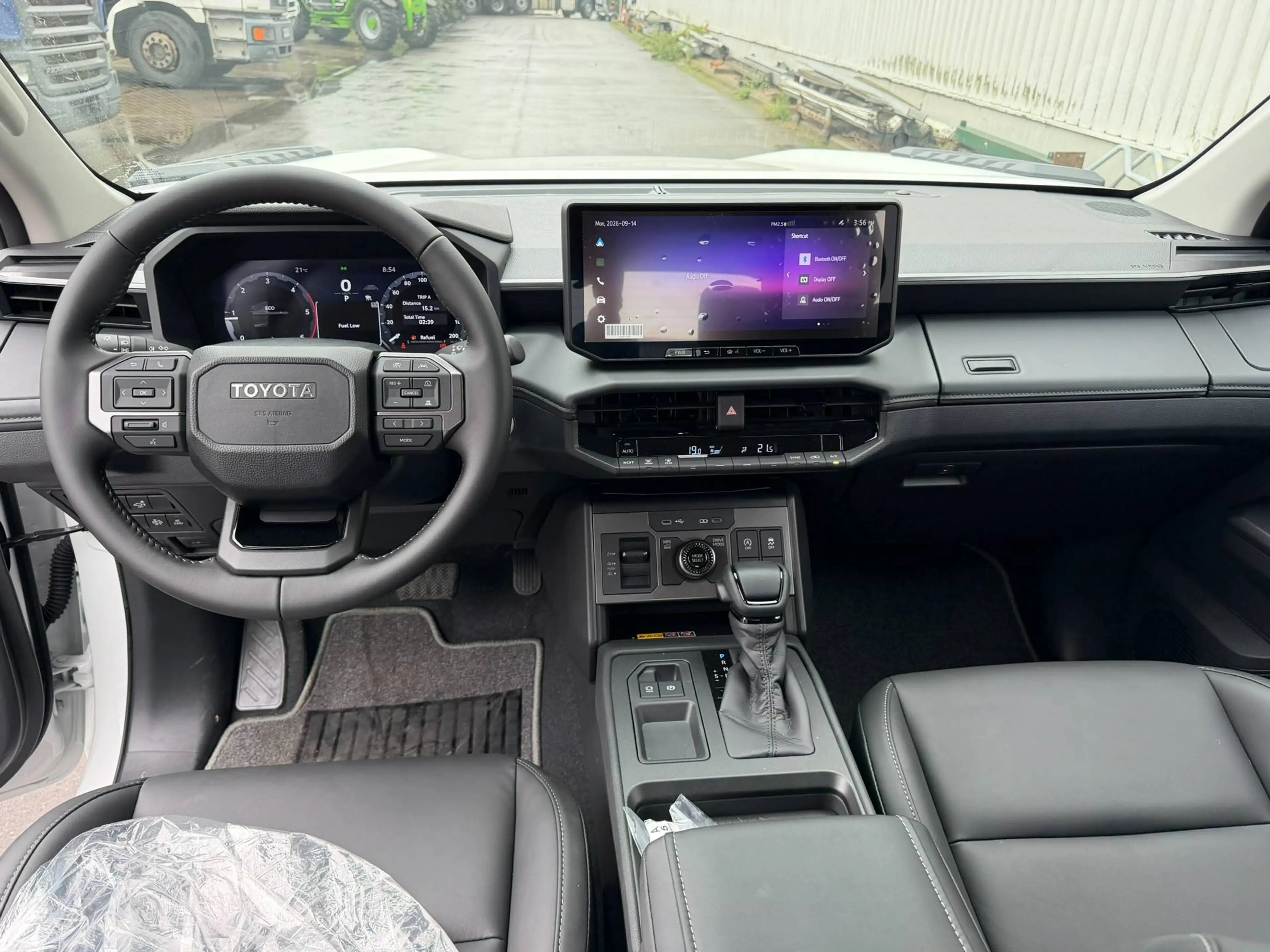 Toyota Hilux 2.8 Diesel Invincible — photo 12