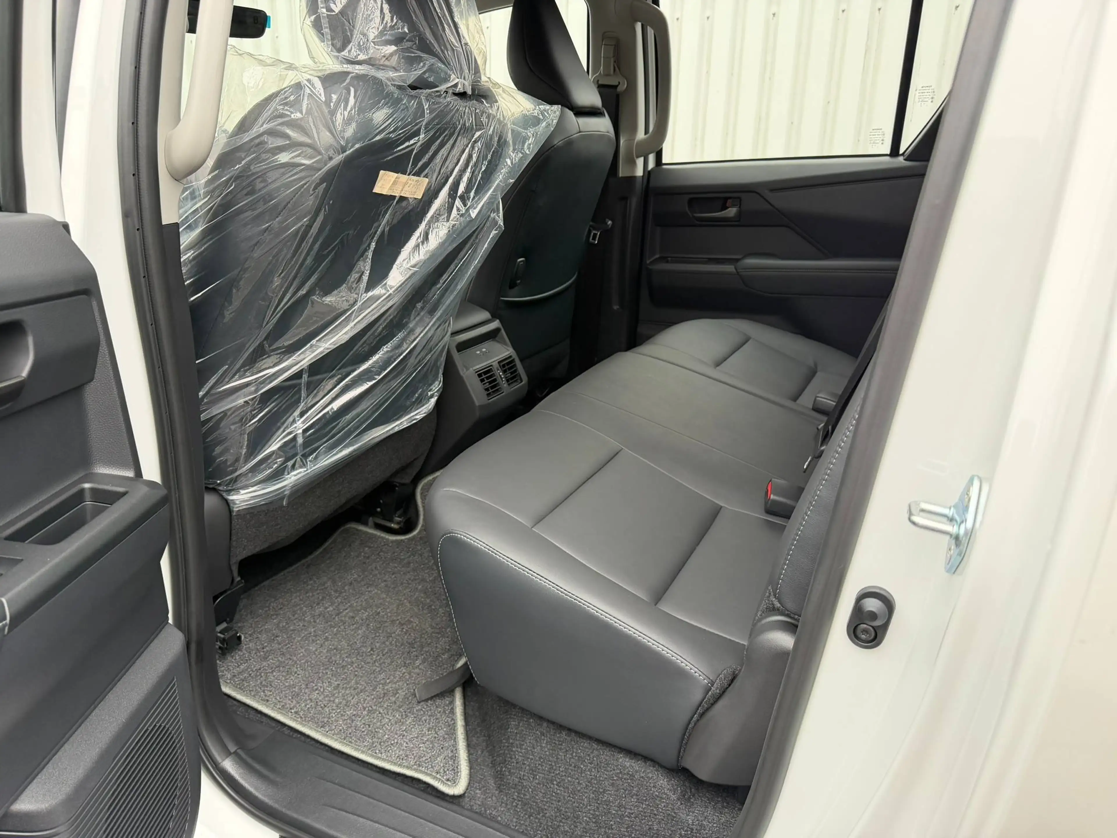 Toyota Hilux 2.8 Diesel Invincible — photo 8