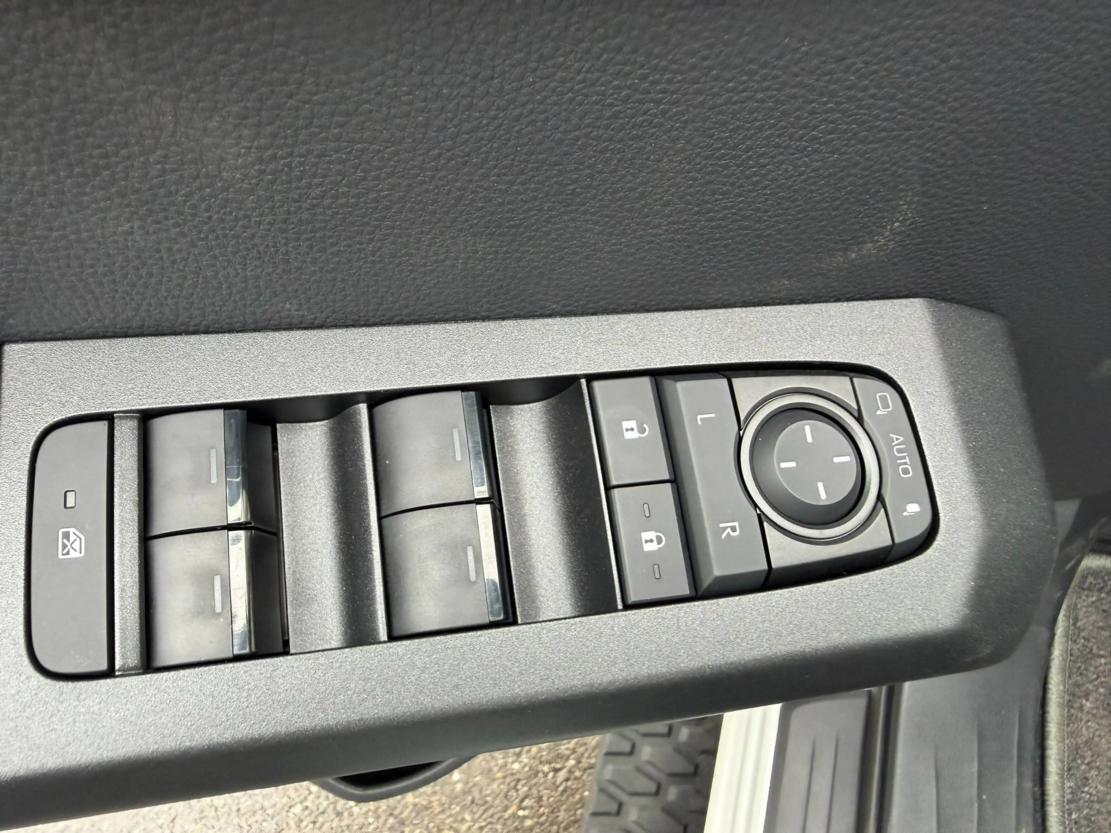 Toyota Hilux 2.8 Diesel Invincible — photo 10