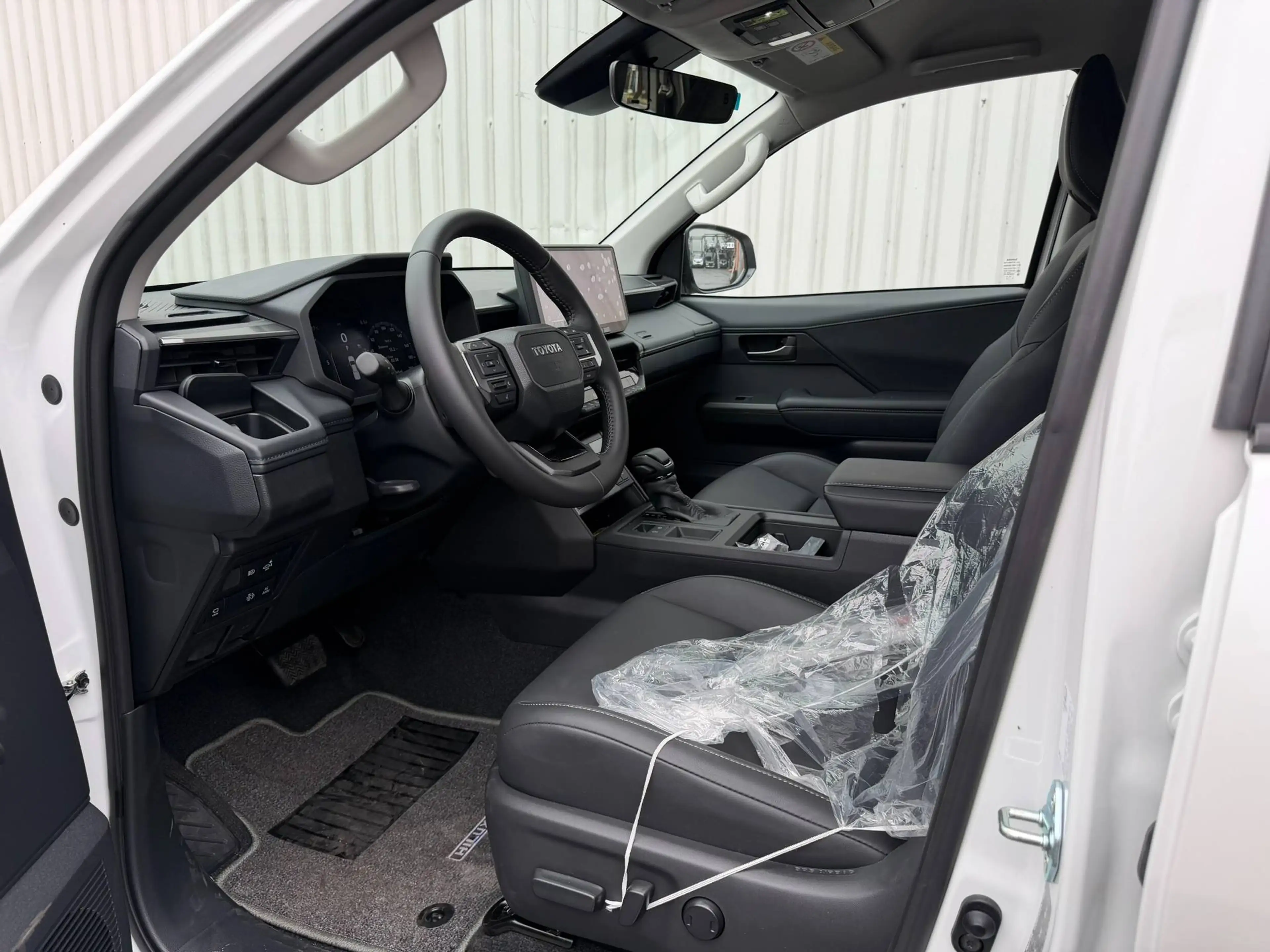 Toyota Hilux 2.8 Diesel Invincible — photo 7