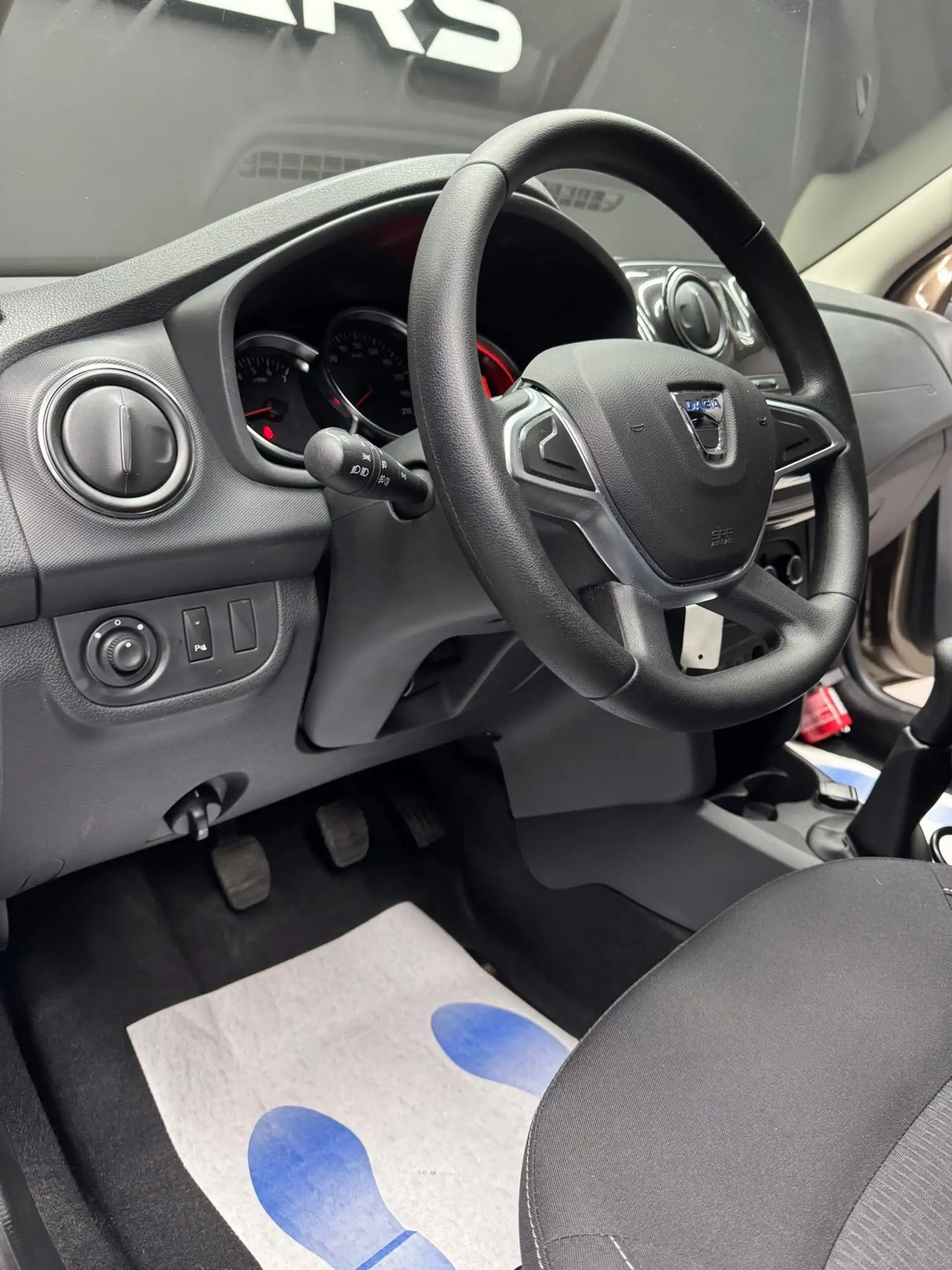 Dacia Logan Logan 1.0i SCe **12 mois de garantie** — photo 8