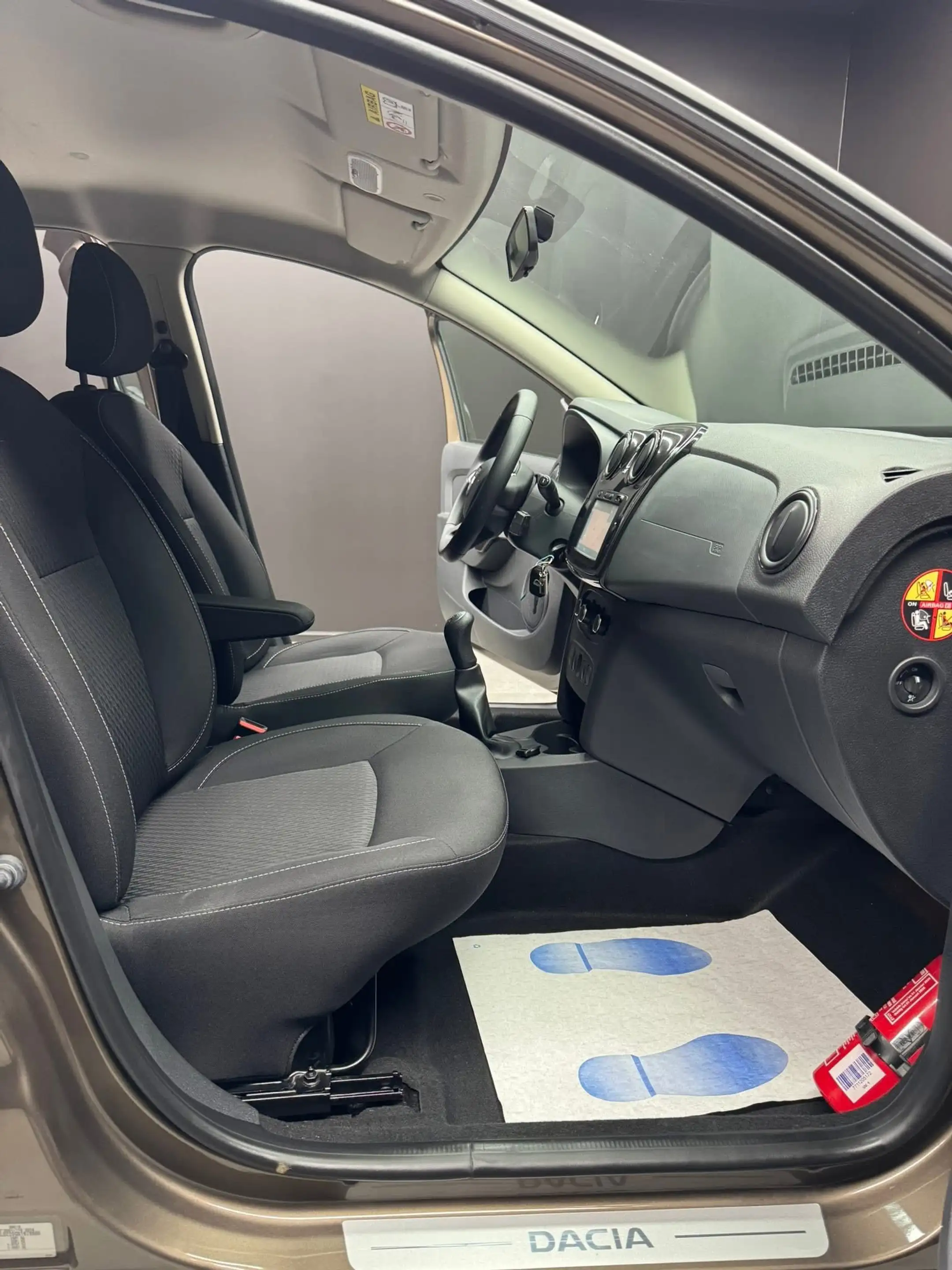 Dacia Logan Logan 1.0i SCe **12 mois de garantie** — photo 11