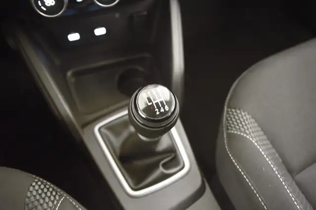 Dacia Duster view 12