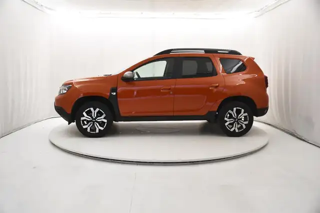 Dacia Duster view 2
