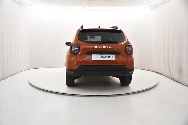 Dacia Duster view 4