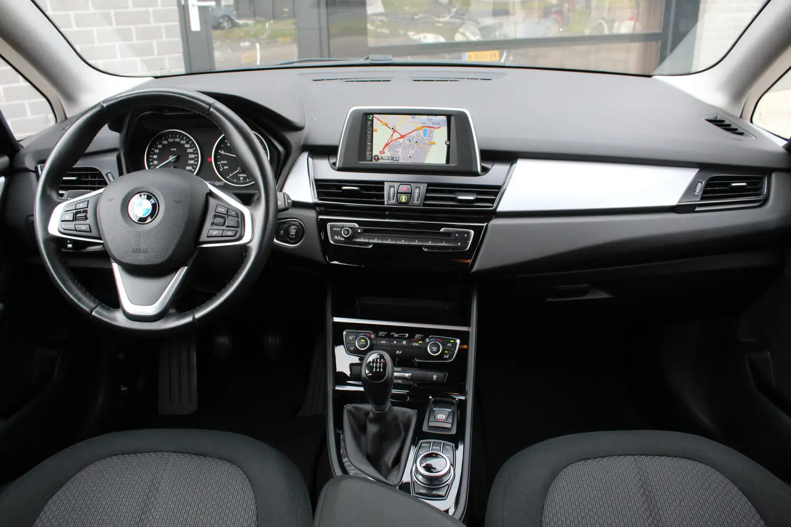 BMW 216 2-serie Active Tourer 216i Centennial High Executi Zwart - 2