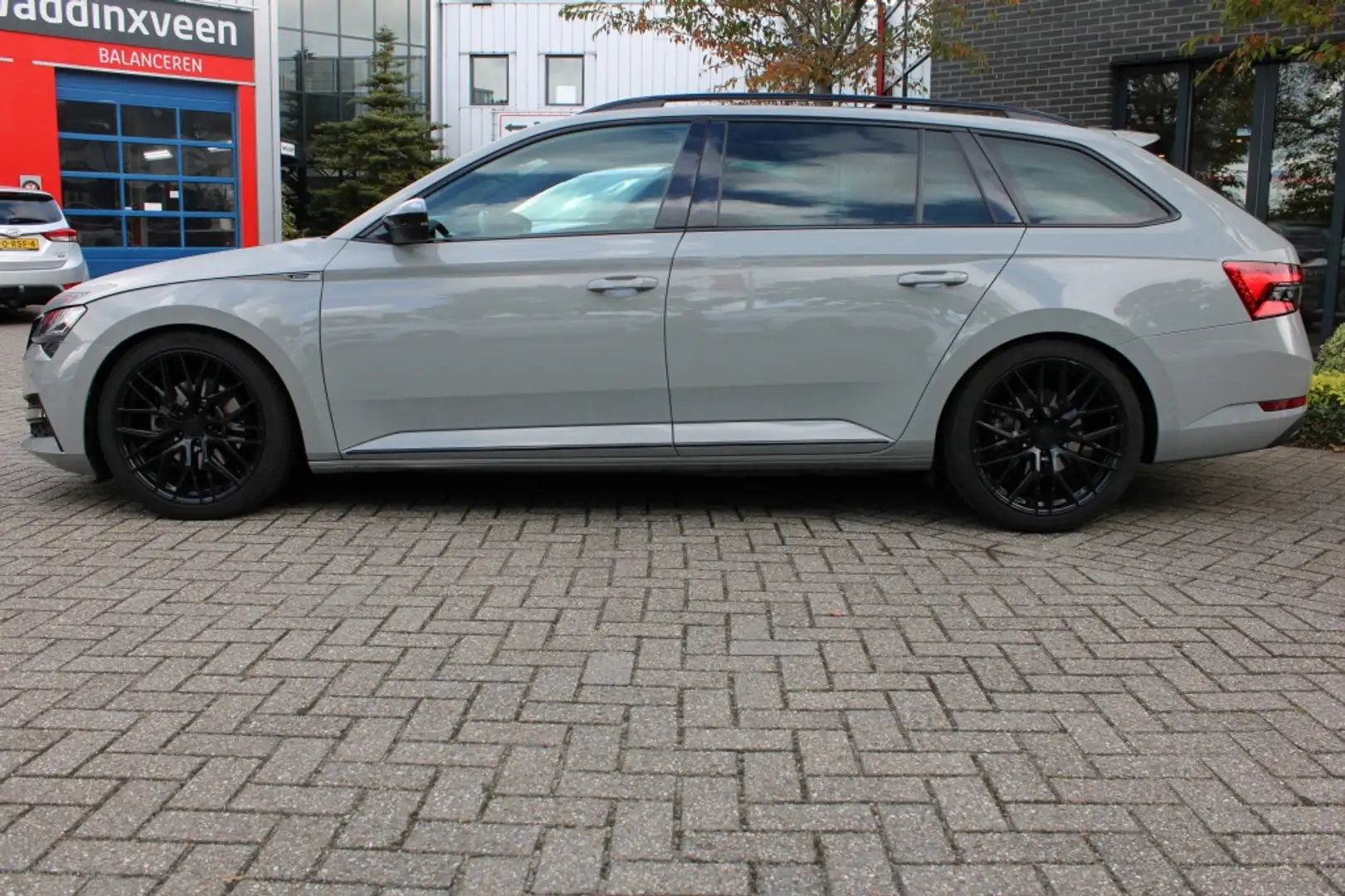 Skoda Superb Combi 1.4 TSI iV Sportline 218PK! Business Pano/Ca Gris - 2