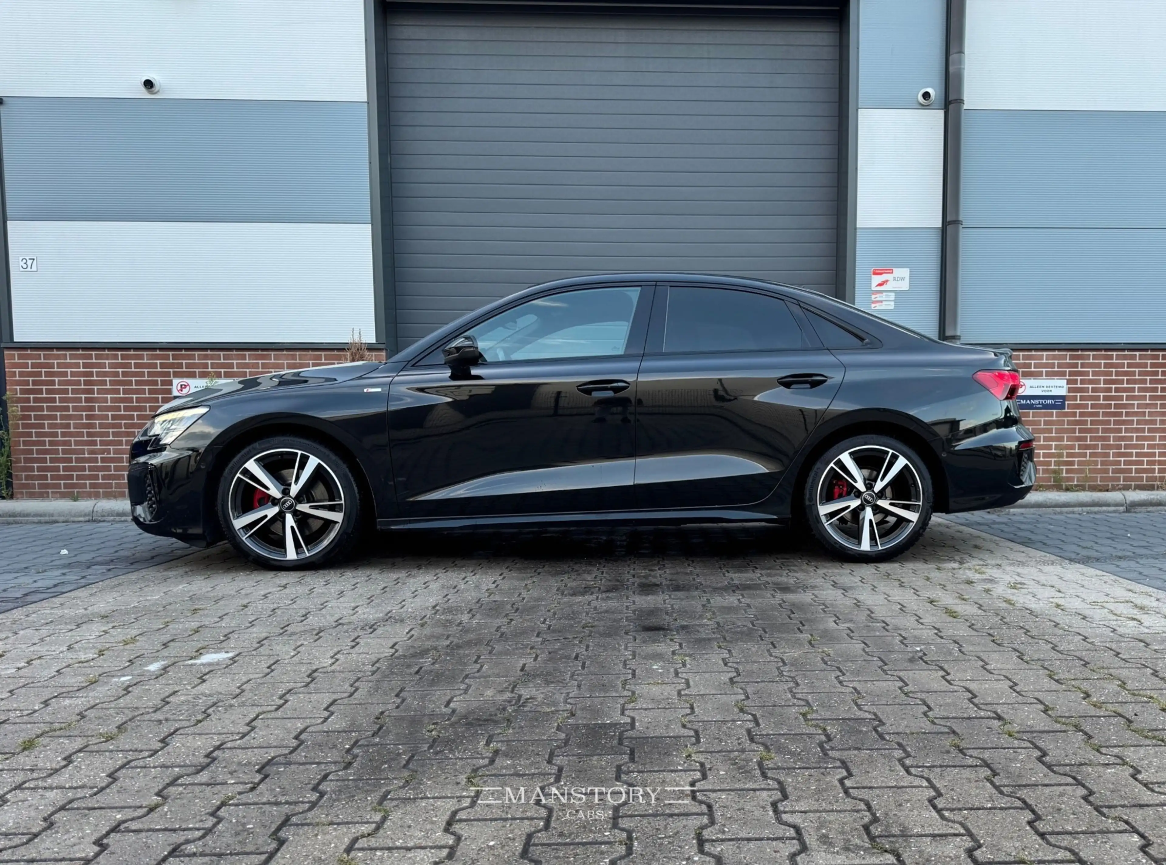 Audi A3 Limousine 35 TFSI S edition — photo 9