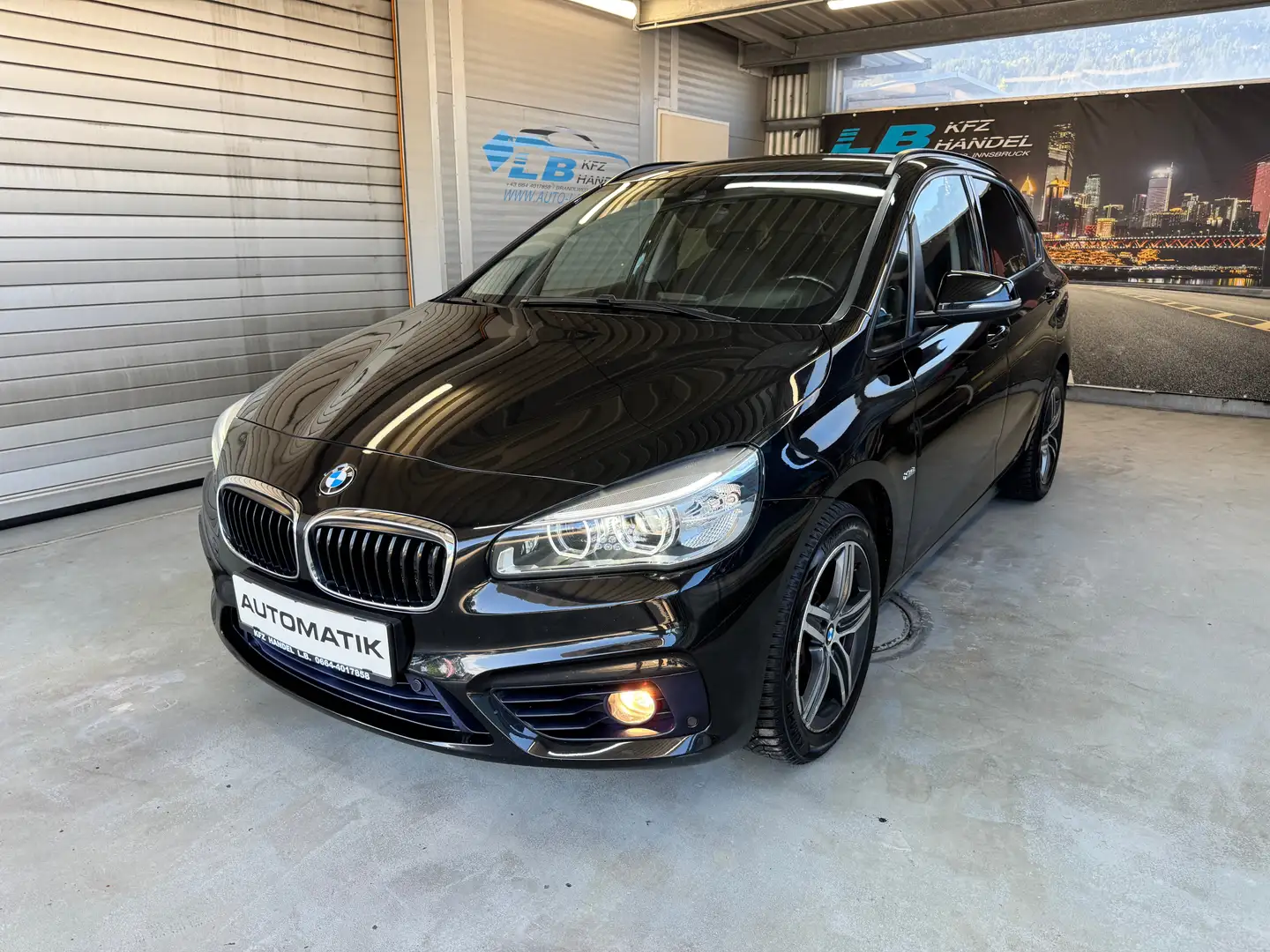 BMW 218 218d xDrive Sport Line Schwarz - 2