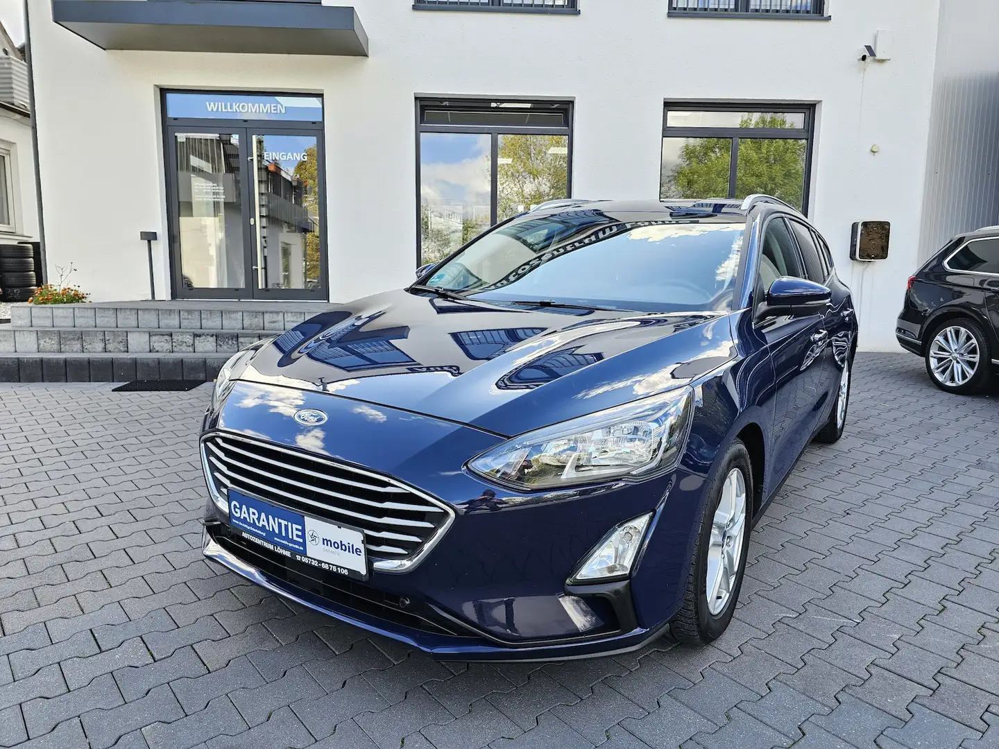 Ford Focus 2.0 CDTI LED NAVI RFK AUS 1.HAND Blau - 1