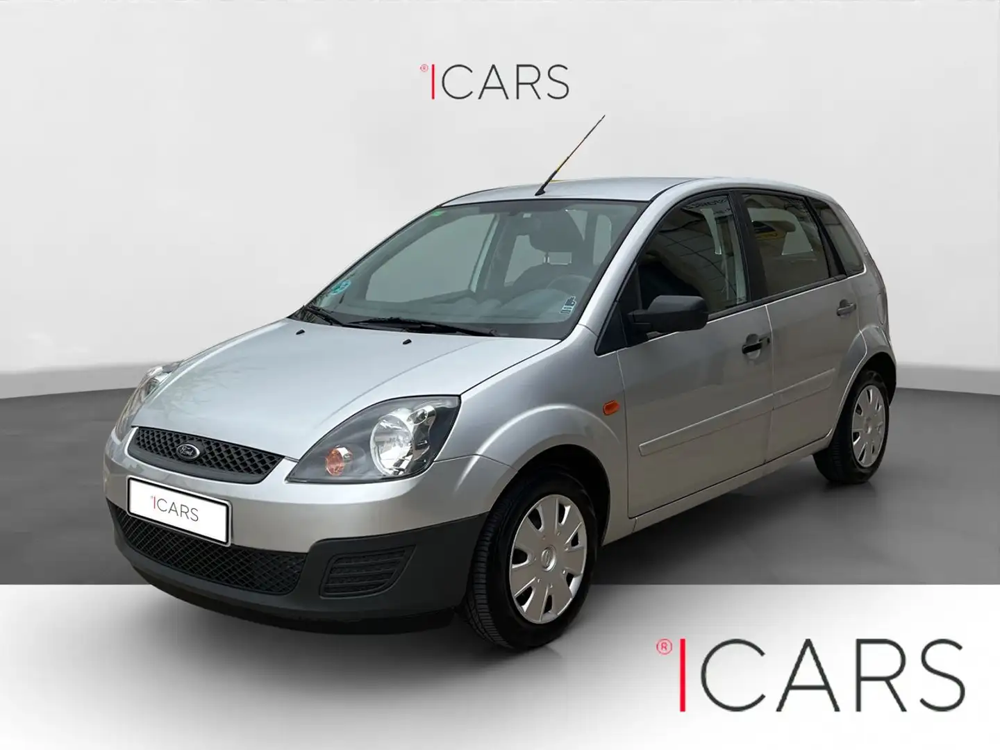Ford Fiesta 1.3 Ambiente Gris - 1