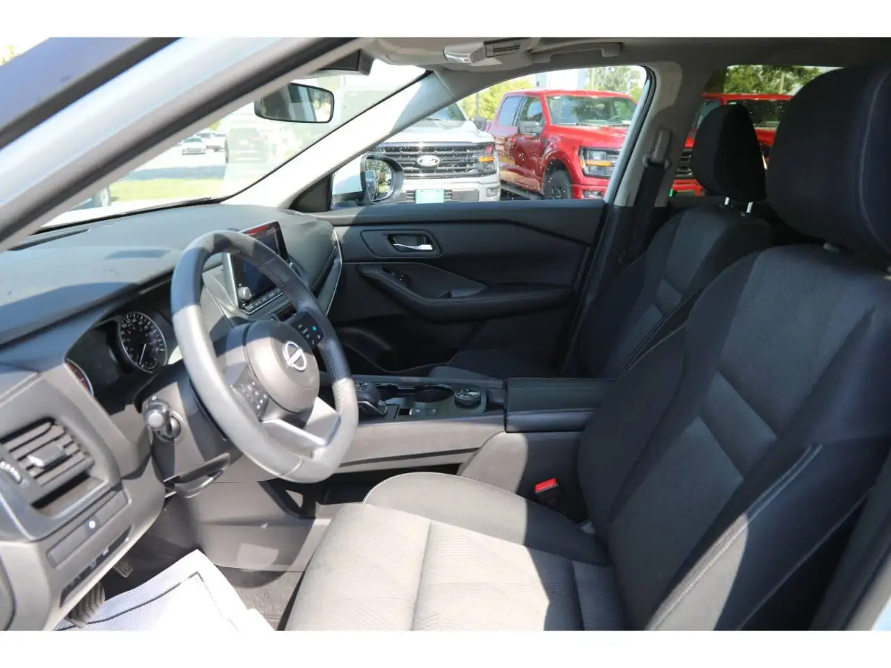Nissan Rogue fotografie Nissan Rogue