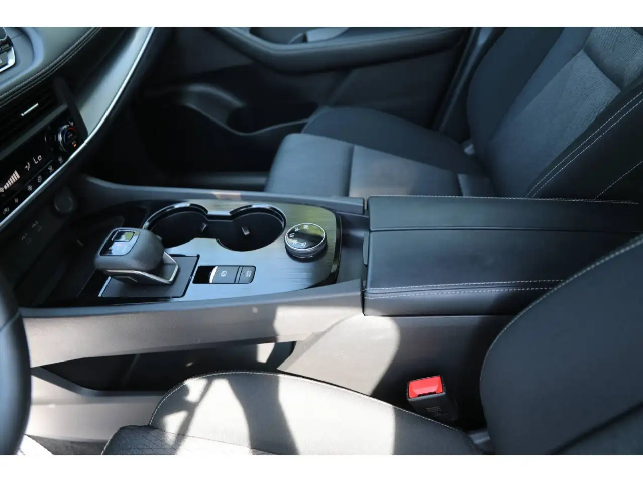 Nissan Rogue fotografie Nissan Rogue