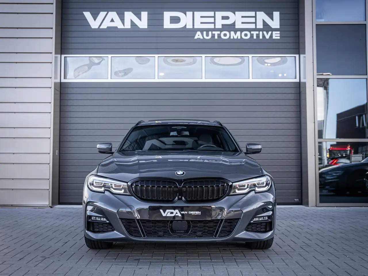 BMW 330 3-serie Touring 330e M-Sport Pro l Individuel l Pa, миниатюра 3