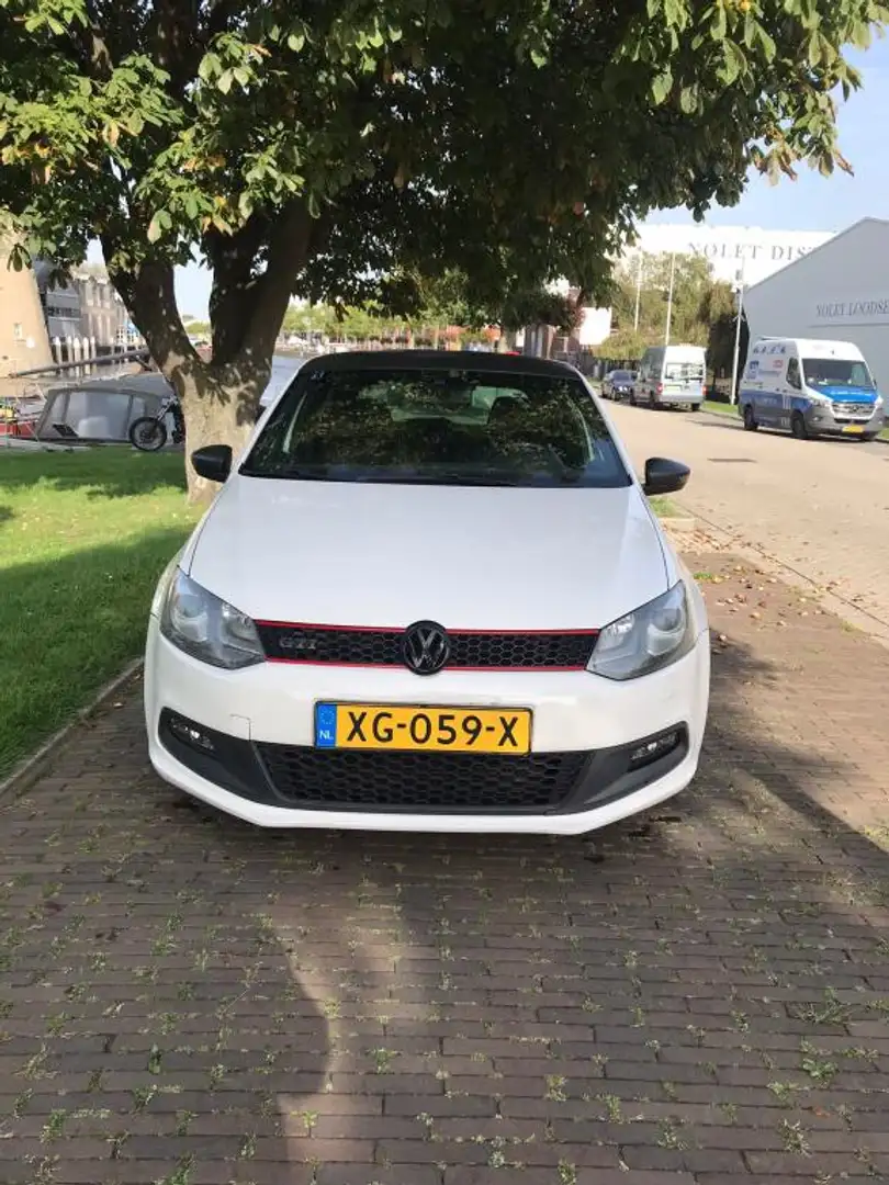 Volkswagen Polo GTI 1.4 TSI Bílá - 2