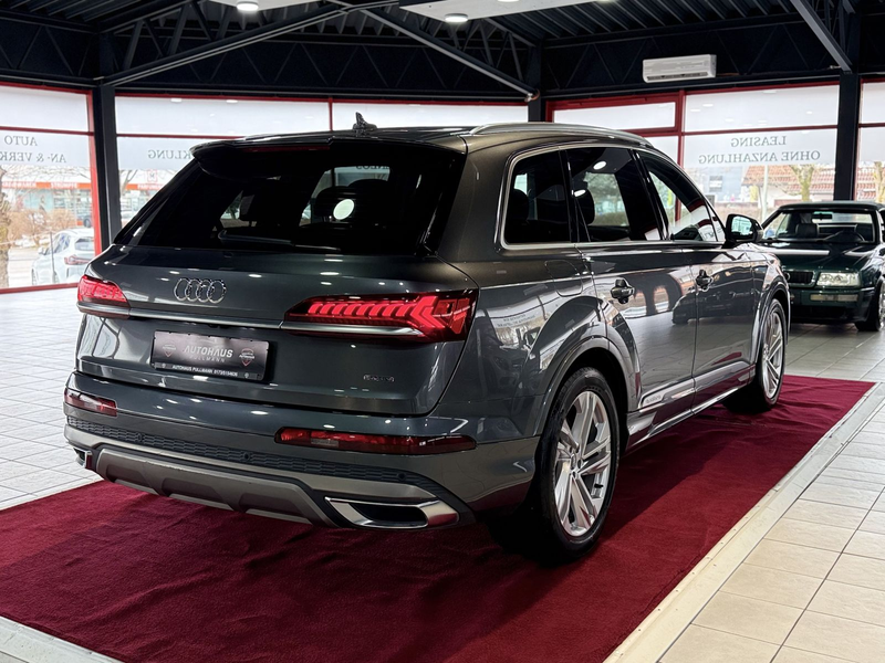 Audi Q7 50 TDI quattro S line +7 SITZER — photo 7