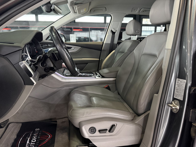 Audi Q7 50 TDI quattro S line +7 SITZER — photo 14