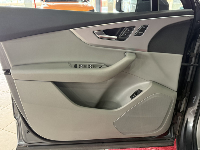 Audi Q7 50 TDI quattro S line +7 SITZER — photo 15