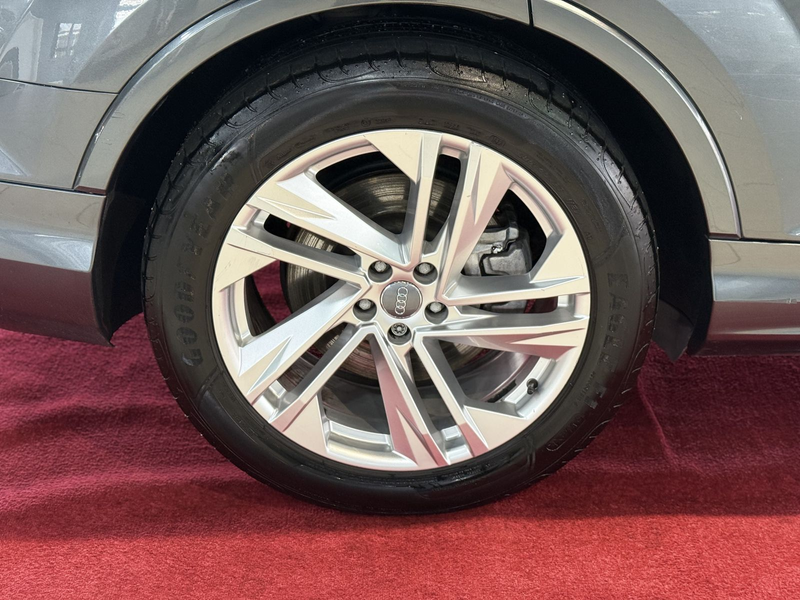 Audi Q7 50 TDI quattro S line +7 SITZER — photo 11