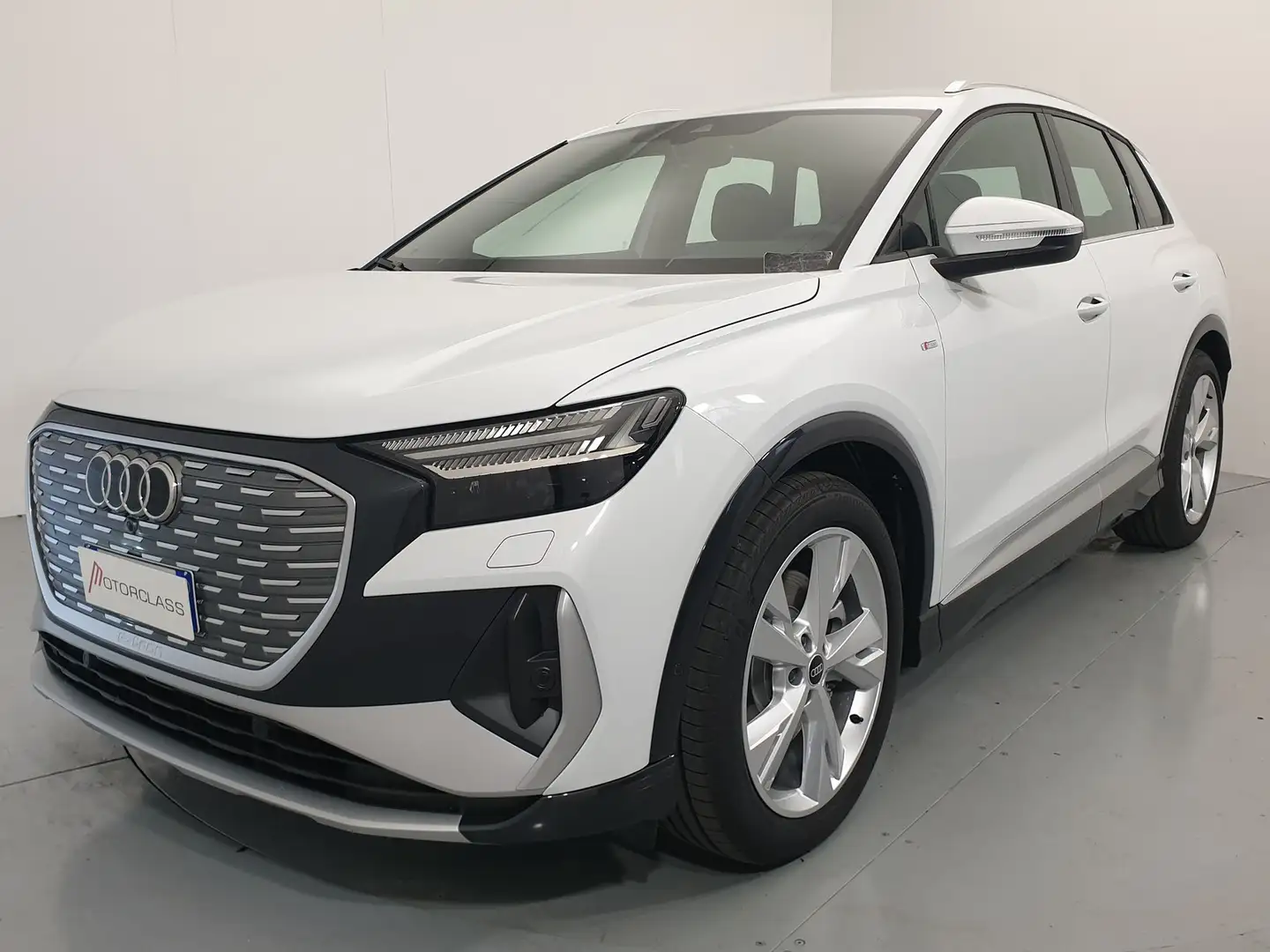 Audi Q4 e-tron 40 s line edition Fehér - 1