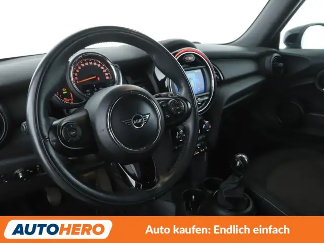 Mini Hatch view 11