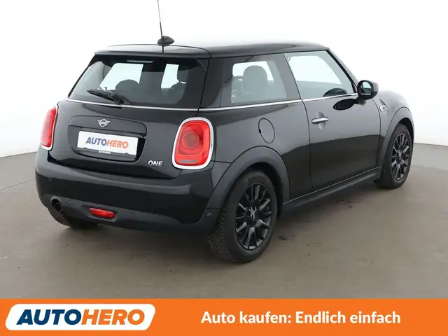 Mini Hatch view 6