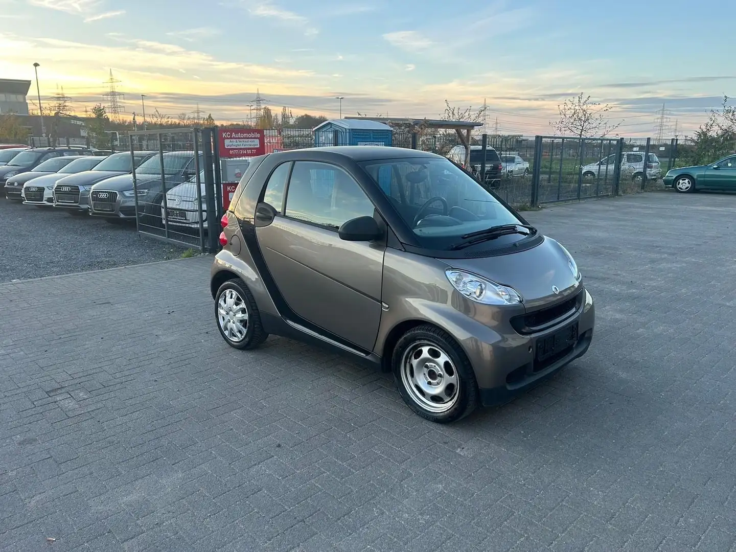 smart forTwo fortwo coupe Micro Hybrid Drive 52 kW* Grau - 1