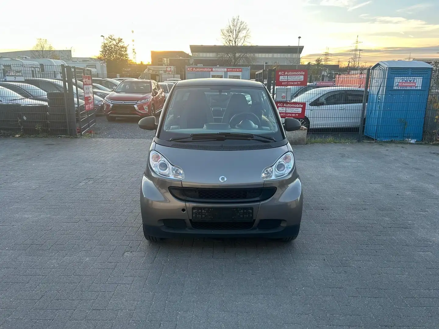 smart forTwo fortwo coupe Micro Hybrid Drive 52 kW* Grau - 2