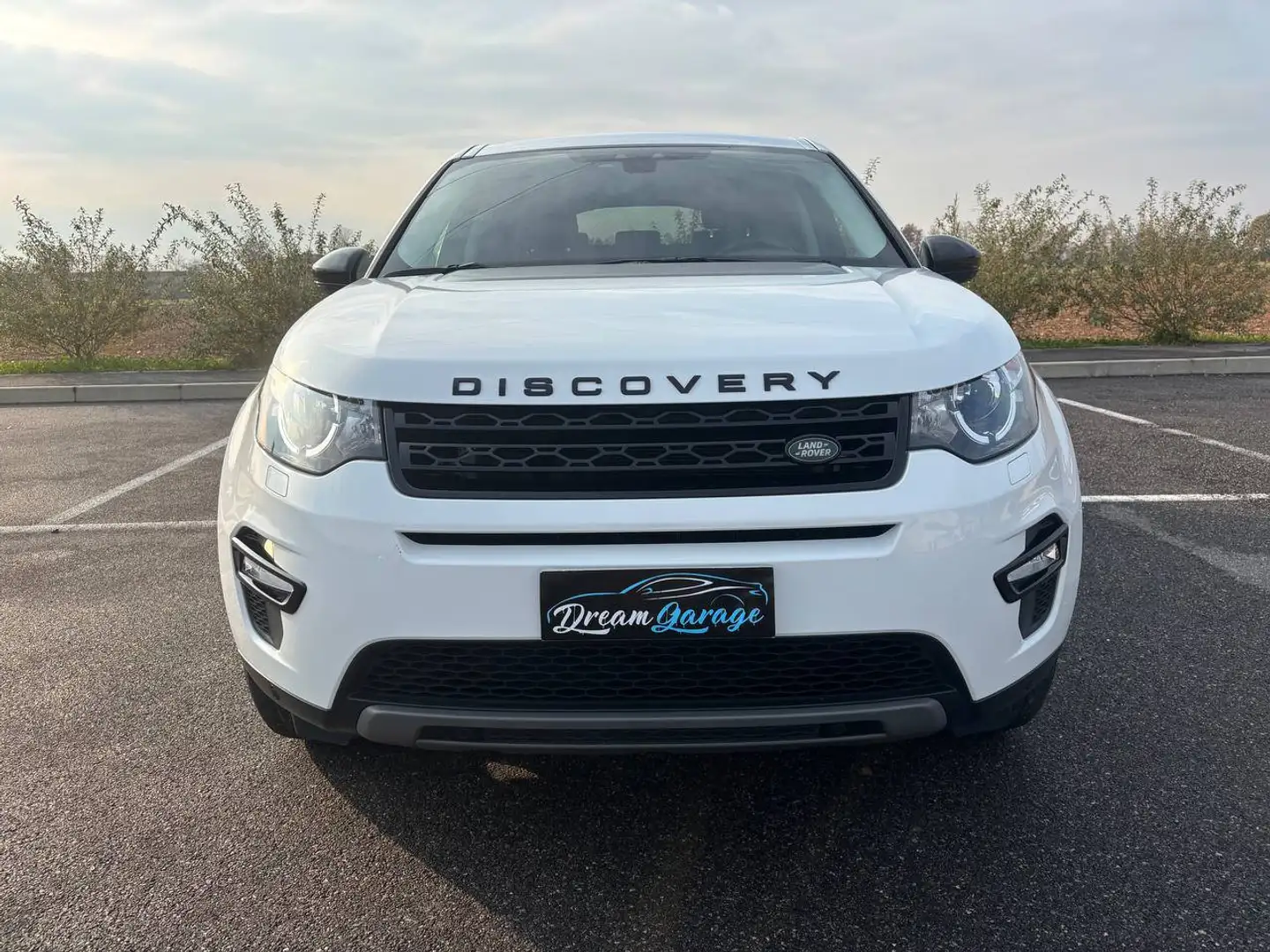 Land Rover Discovery Sport 2.0 Diesel TD4 Blanc - 2