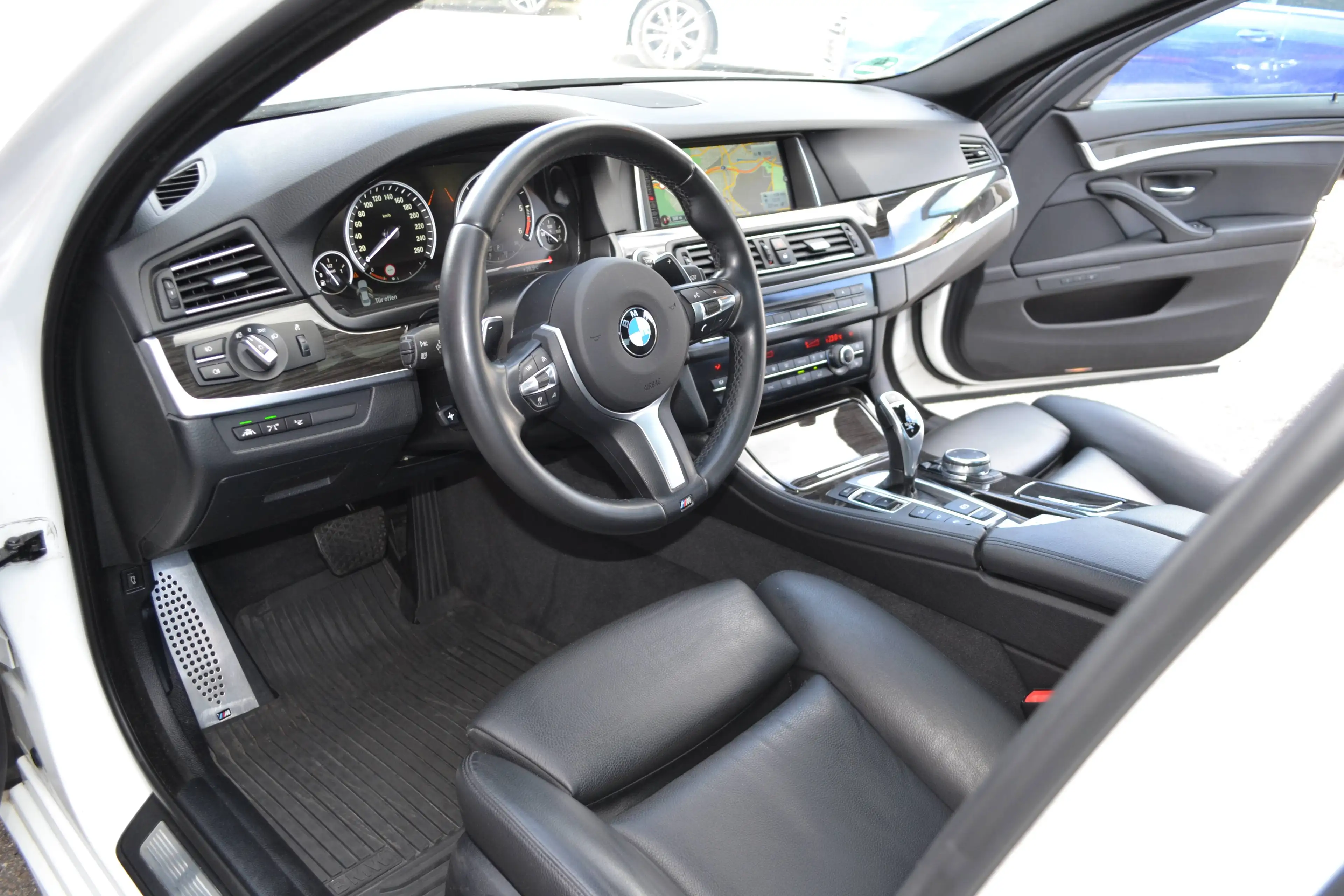 BMW 535 535 d xDrive M-Sport NAVI LEDER SHD Head KEMERA — photo 11